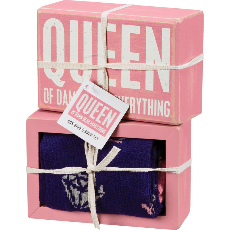 Queen Of Damn Near Everything Box Sign And Socks Giftable Set